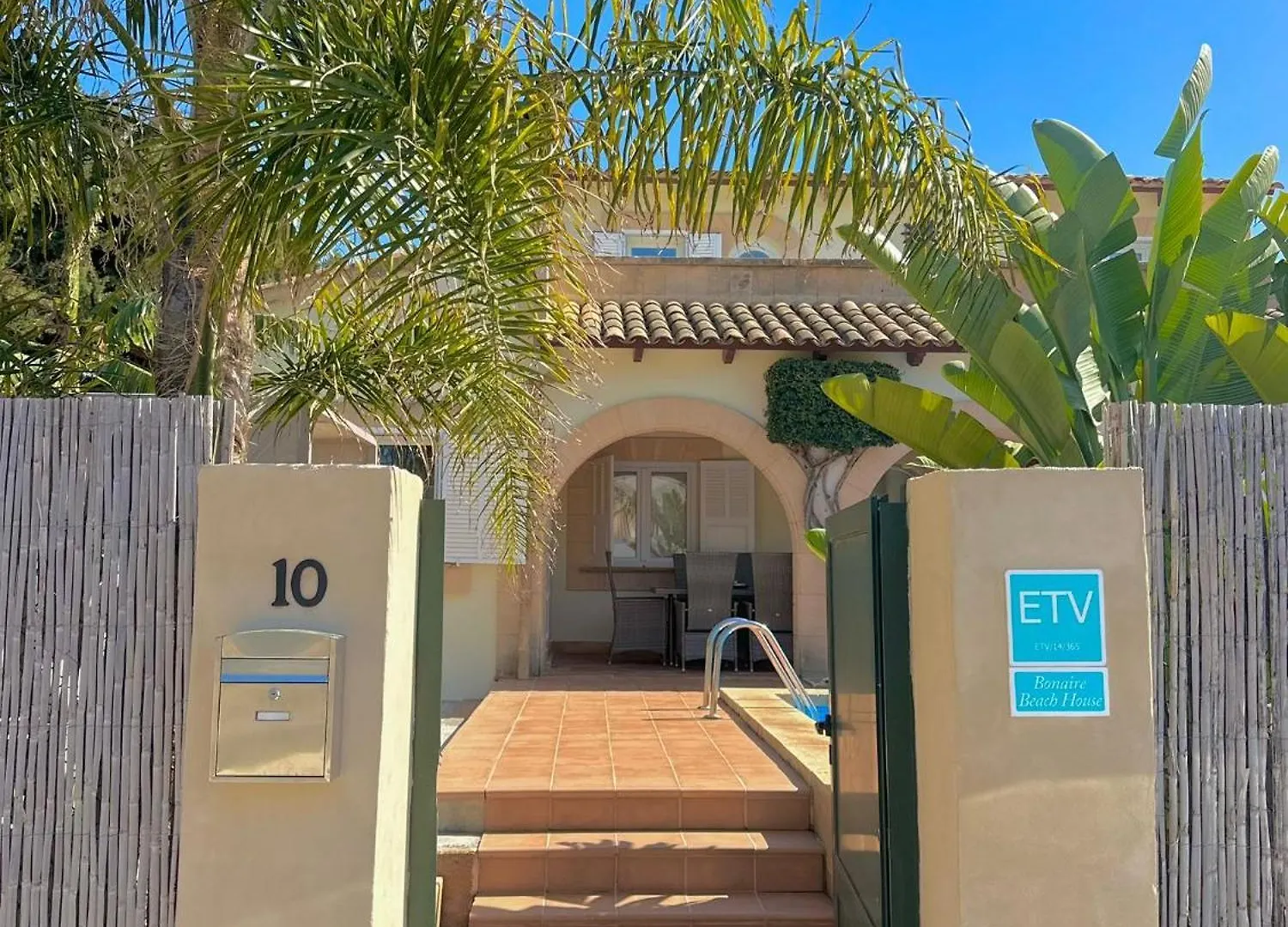 Bonaire Beach House Alcudia  Holiday home